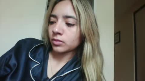 Snapshot of majo_gomezz chatting on October 29, 2025, 5:58 pm majo_gomezz online show from October 29, 2025, 5:58 pm