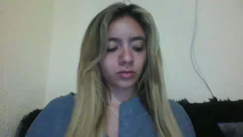 majo_gomezz online show from December 5, 2025, 1:25 am