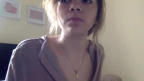 majo_gomezz online show from April 29, 2026, 5:30 pm