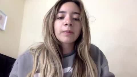 majo_gomezz online show from May 7, 2026, 3:45 am