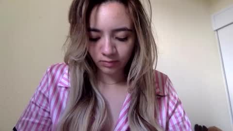 majo_gomezz online show from May 9, 2026, 2:33 pm