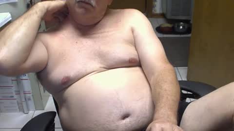 majormike34 online show from April 24, 2026, 2:03 am