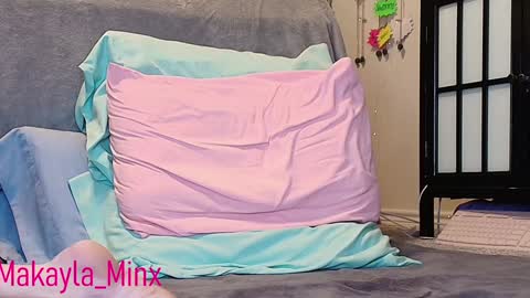 Snapshot of makayla_minx chatting on December 10, 2024, 4:24 am Makayla online show from December 10, 2024, 4:24 am