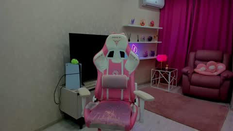 Chloe online show from July 7, 2026, 7:09 am
