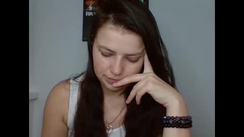 make_mesmile online show from December 1, 2025, 6:13 pm