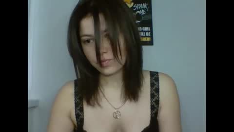 make_mesmile online show from May 13, 2026, 6:33 am