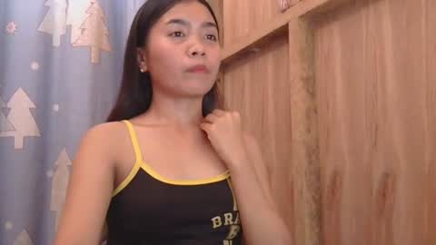 Snapshot of makeme_wettt chatting on October 22, 2025, 2:23 am makeme_wettt online show from October 22, 2025, 2:23 am