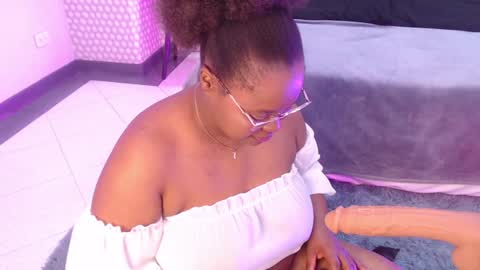 Snapshot of makena_gh chatting on January 5, 2025, 3:32 am makena online show from January 5, 2025, 3:32 am