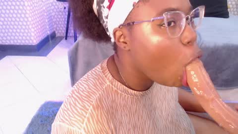 Snapshot of makena_gh chatting on January 10, 2025, 6:09 am makena online show from January 10, 2025, 6:09 am