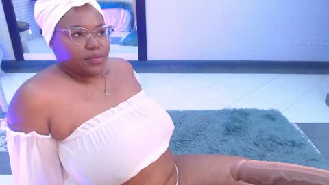 Snapshot of makena_gh chatting on January 23, 2025, 3:48 am makena online show from January 23, 2025, 3:48 am