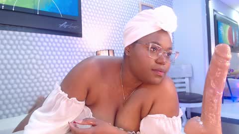 Snapshot of makena_gh chatting on January 23, 2025, 9:50 am makena online show from January 23, 2025, 9:50 am