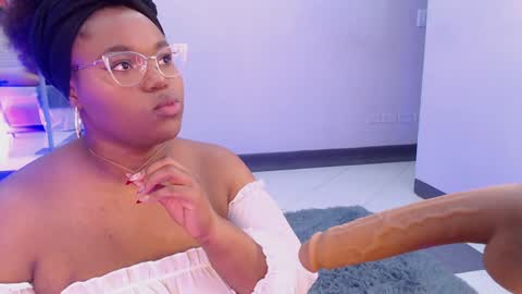 Snapshot of makena_gh chatting on January 30, 2025, 3:22 am makena online show from January 30, 2025, 3:22 am