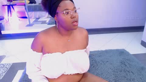 Snapshot of makena_gh chatting on January 30, 2025, 6:24 am makena online show from January 30, 2025, 6:24 am