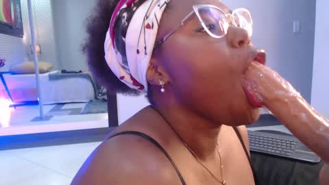 Snapshot of makena_gh chatting on January 31, 2025, 9:27 am makena online show from January 31, 2025, 9:27 am