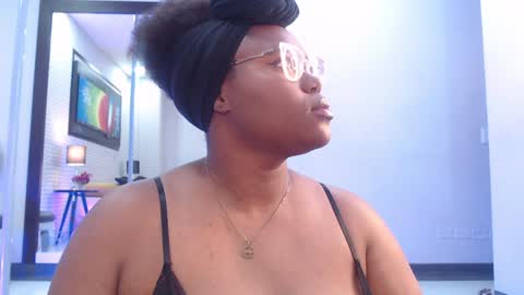Snapshot of makena_gh chatting on February 3, 2025, 3:20 am makena online show from February 3, 2025, 3:20 am