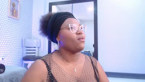 Snapshot of makena_gh chatting on February 7, 2025, 3:23 am makena online show from February 7, 2025, 3:23 am