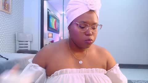 Snapshot of makena_gh chatting on February 12, 2025, 3:07 am makena online show from February 12, 2025, 3:07 am