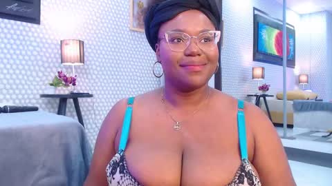 Snapshot of makena_gh chatting on February 13, 2025, 9:30 am makena online show from February 13, 2025, 9:30 am