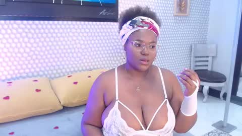 Snapshot of makena_gh chatting on February 15, 2025, 3:20 am makena online show from February 15, 2025, 3:20 am