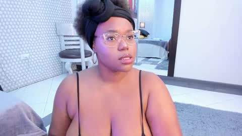 Snapshot of makena_gh chatting on March 7, 2025, 3:40 am makena online show from March 7, 2025, 3:40 am