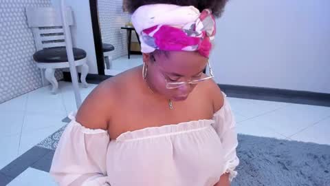 Snapshot of makena_gh chatting on March 9, 2025, 3:22 am makena online show from March 9, 2025, 3:22 am