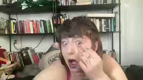 Snapshot of makeopaloh chatting on October 17, 2025, 8:44 pm makeopaloh online show from October 17, 2025, 8:44 pm