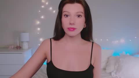 Lia  online show from February 6, 2026, 8:23 pm