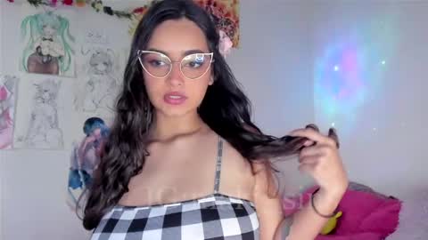 Snapshot of maki_sins chatting on April 26, 2026, 10:40 pm Maki Sins online show from April 26, 2026, 10:40 pm