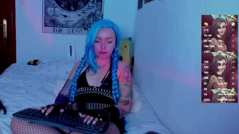 Snapshot of makii_33 chatting on March 8, 2025, 10:34 pm ... ... online show from March 8, 2025, 10:34 pm