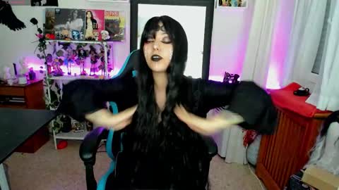 ...  ... online show from October 12, 2025, 4:44 am