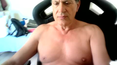 Snapshot of makis8989 chatting on June 2, 2026, 6:04 am makis8989 online show from June 2, 2026, 6:04 am
