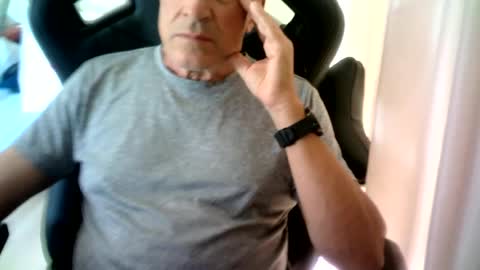 makis8989 online show from July 6, 2026, 6:54 am