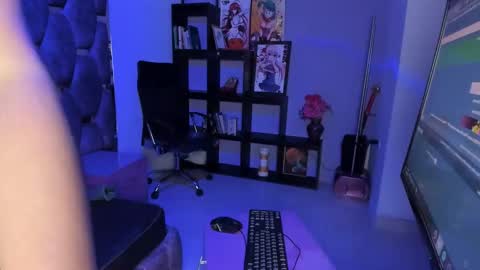 Snapshot of maky_coss chatting on April 13, 2026, 1:05 pm maky_coss online show from April 13, 2026, 1:05 pm