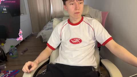 Snapshot of malcolm_yang chatting on October 4, 2025, 10:35 am Tom and Mark 3 online show from October 4, 2025, 10:35 am