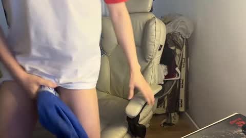 Snapshot of malcolm_yang chatting on October 7, 2025, 12:24 pm Tom and Mark 3 online show from October 7, 2025, 12:24 pm