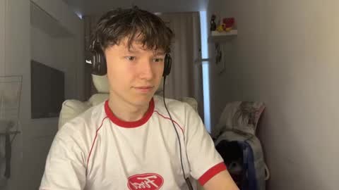 Snapshot of malcolm_yang chatting on October 20, 2025, 12:16 pm Tom and Mark 3 online show from October 20, 2025, 12:16 pm