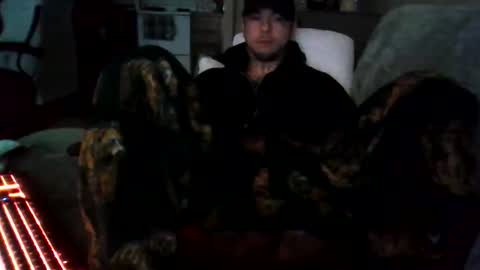Snapshot of malcolmlow chatting on May 9, 2026, 1:05 pm MalcolmLow online show from May 9, 2026, 1:05 pm