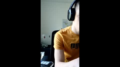 male20y online show from April 30, 2026, 11:38 am