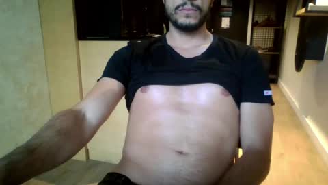 Snapshot of maleboyz chatting on May 4, 2026, 4:47 pm Boybi online show from May 4, 2026, 4:47 pm
