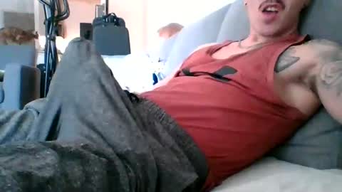 Men online show from February 5, 2025, 3:31 pm