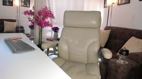 malena99_ online show from May 16, 2026, 7:56 pm