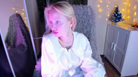 Malena online show from December 27, 2024, 1:18 pm