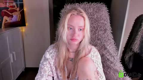 Malena online show from September 9, 2025, 7:41 am