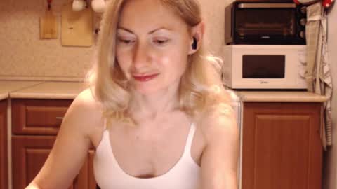 Malena online show from February 3, 2026, 9:09 pm