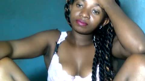malinah01 online show from December 1, 2024, 4:29 pm