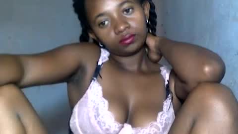 malinah01 online show from December 3, 2024, 8:16 am