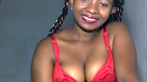 malinah01 online show from December 5, 2024, 4:12 pm