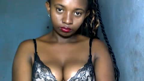 malinah01 online show from December 8, 2024, 2:09 pm