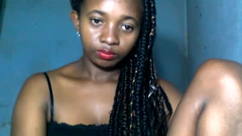 malinah01 online show from December 18, 2024, 3:55 pm