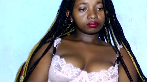 malinah01 online show from January 7, 2025, 8:31 pm